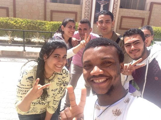 Avec des égyptiens qui m'apprirent quelques mots d'arabe. Credit photo: Elongue